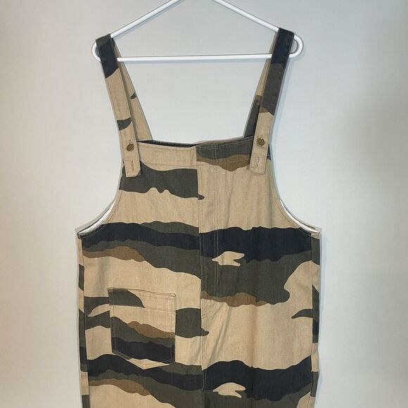 Easel Khaki Olive Camo Print Overalls Women’s Large Wide Leg Pockets Bib NEW‎ - Picture 3 of 8